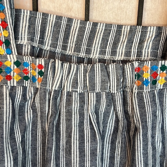 Savanna Jane Peasant Style Embroidered Top - Picture 7 of 12